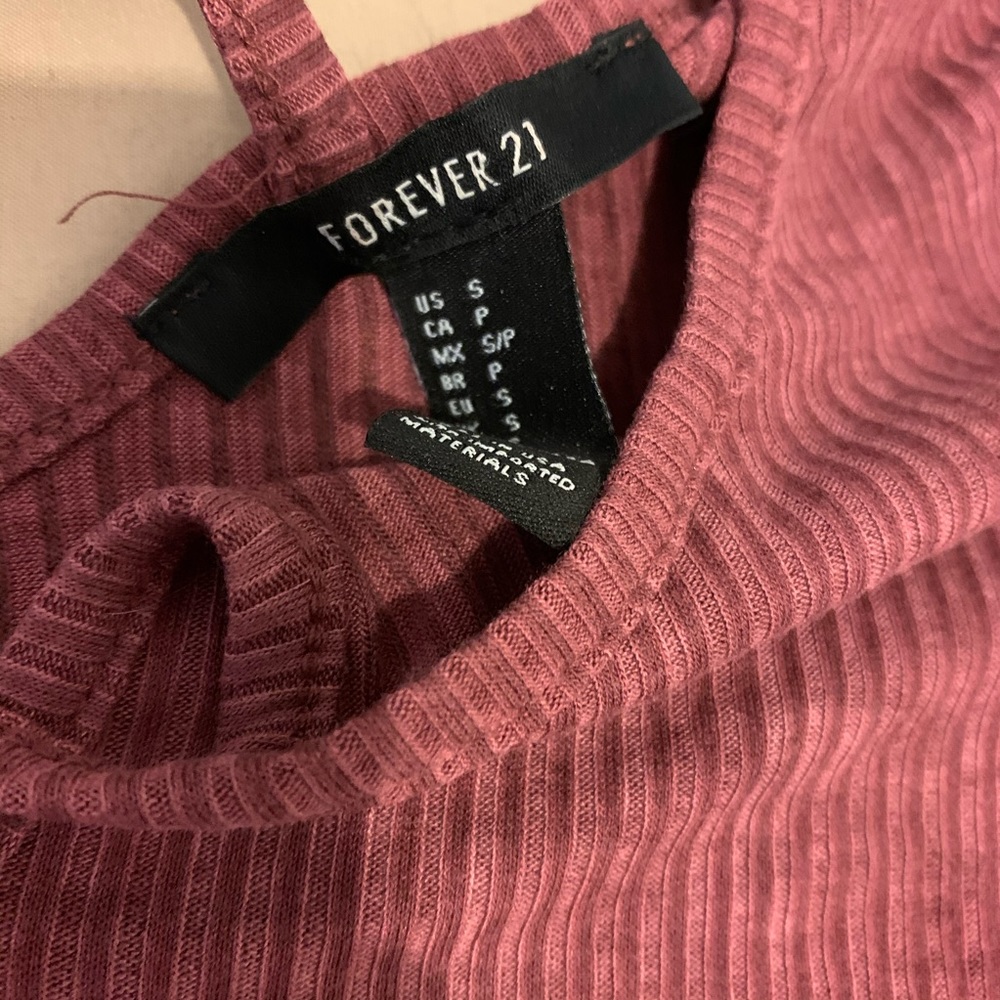 Cross Front & Back Strappy Ribbed Tee Size Small - Picture 8 of 8